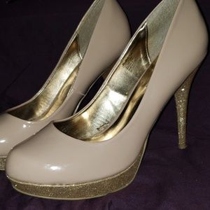 Cream and Gold Glitter Steve Madden Plarform Pump